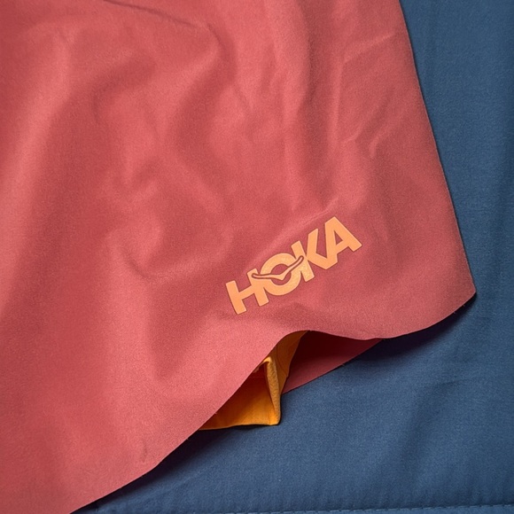 Hoka 2 in 1 Skyguide Running Shorts Womens Sz XL in Beet Root! - Picture 10 of 10